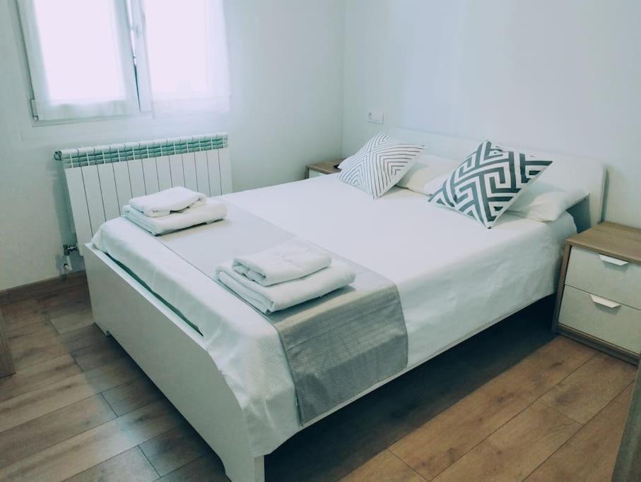 Precioso Apartamento En Pamplona Junto Al Centro Ngoại thất bức ảnh