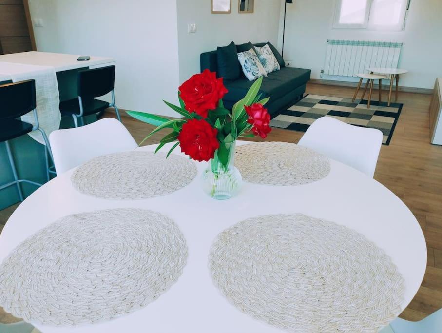 Precioso Apartamento En Pamplona Junto Al Centro Ngoại thất bức ảnh